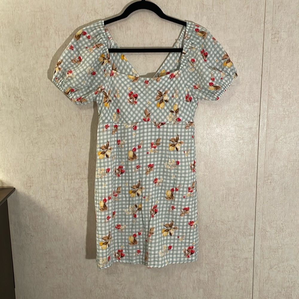 Altar’d state size S floral cotton dress. Short sleeve. Square neck line. Midi